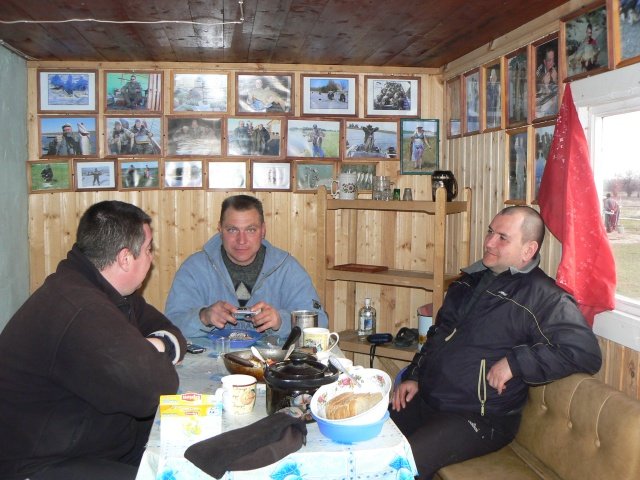 Отдых в комфортабельных коттеджах на рыболовной базе (нижняя Волга)